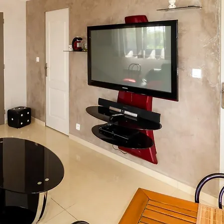 Les Mysteres D'omaha Chalet Surrain