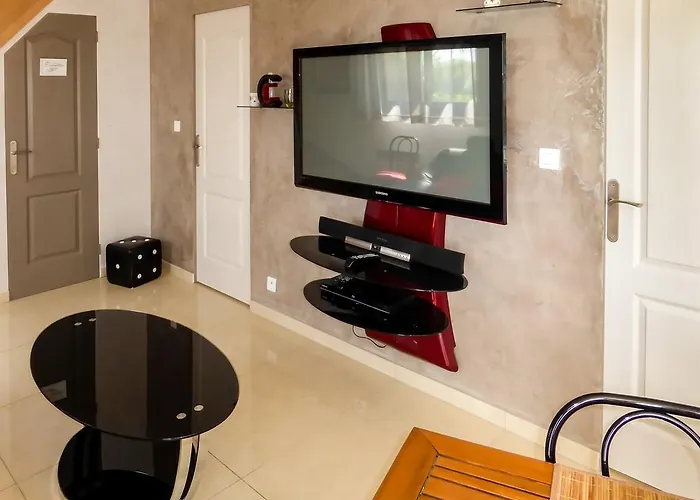 Les Mysteres D'omaha Chalet Surrain